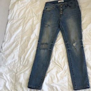 KanCan Juniors Distressed Straight Leg Button Fly Light Wash Jeans 7/27